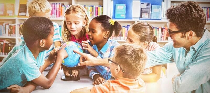 Conciencia del entorno social mientras se aprende